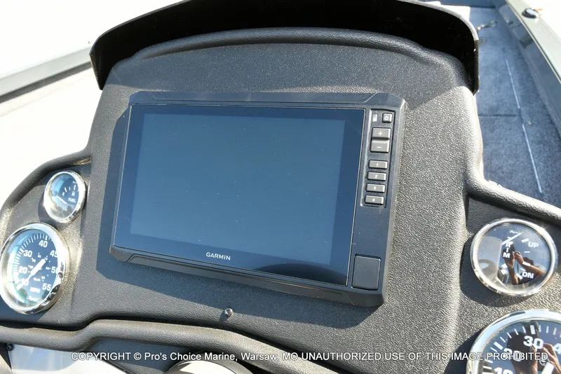 Slide: The Image of Ranger RT188P Garmin Livescope Cup Equipped 2026 - 10