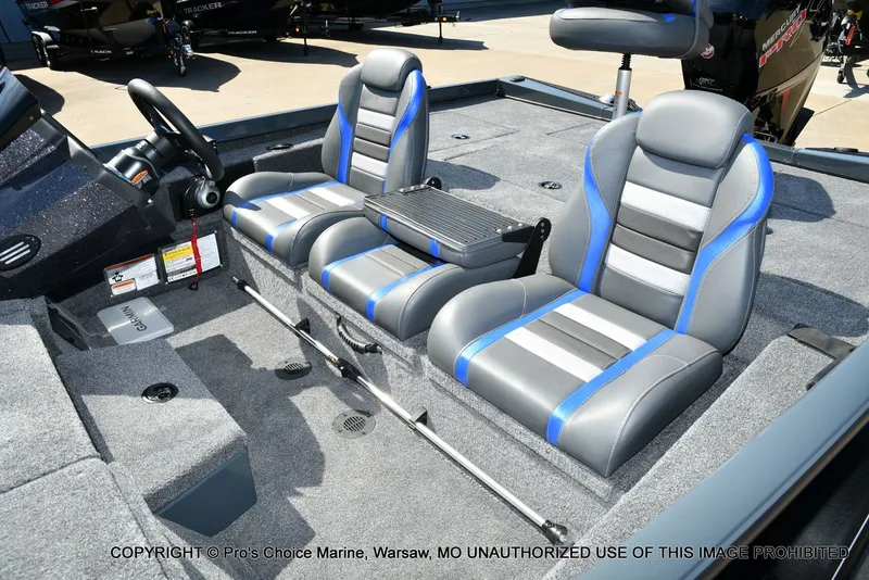 Slide: The Image of Ranger RT188P Garmin Livescope Cup Equipped 2026 - 16