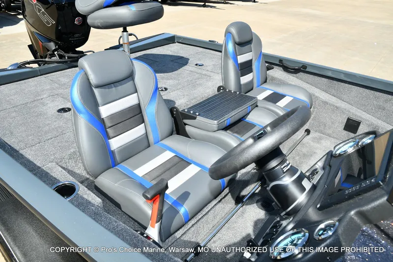 Slide: The Image of Ranger RT188P Garmin Livescope Cup Equipped 2026 - 34