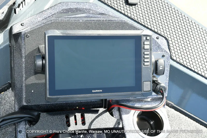 Slide: The Image of Ranger RT188P Garmin Livescope Cup Equipped 2026 - 6