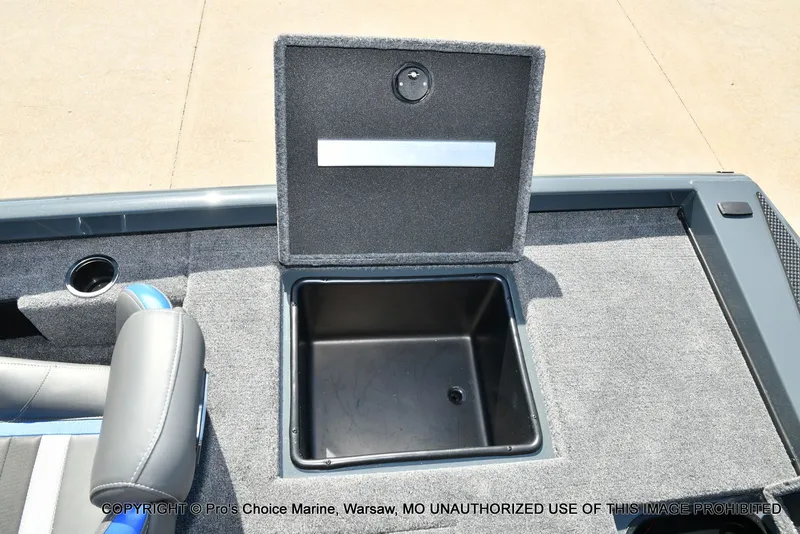 Slide: The Image of Ranger RT188P Garmin Livescope Cup Equipped 2026 - 66