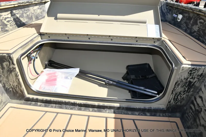 Slide: The Image of Tracker Grizzly 1650 T Prairie Wings Edition w/40HP Mercury Tiller 2026 - 19