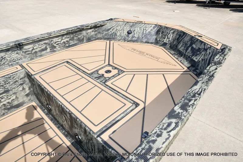 Slide: The Image of Tracker Grizzly 1650 T Prairie Wings Edition w/40HP Mercury Tiller 2026 - 21