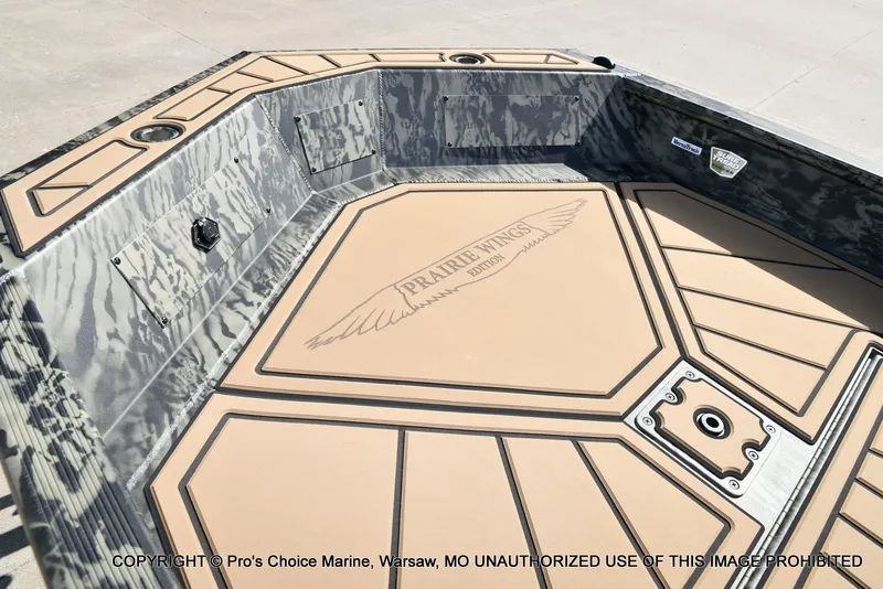 Slide: The Image of Tracker Grizzly 1650 T Prairie Wings Edition w/40HP Mercury Tiller 2026 - 33