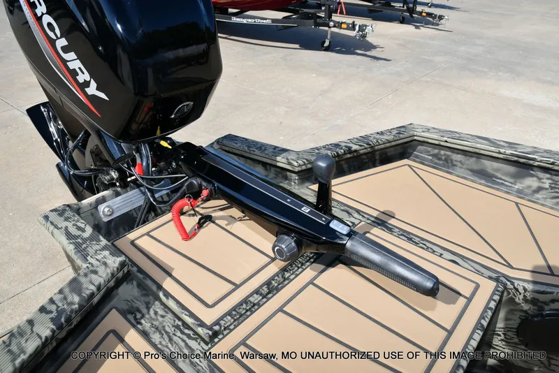 Slide: The Image of Tracker Grizzly 1650 T Prairie Wings Edition w/40HP Mercury Tiller 2026 - 6