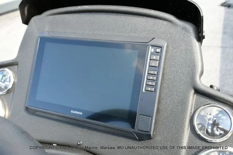 Slide: The Image of Ranger RT188P Garmin Livescope Cup Equipped 2026 - 10