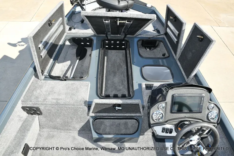 Slide: The Image of Ranger RT188P Garmin Livescope Cup Equipped 2026 - 12