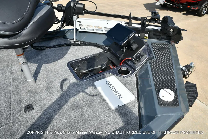 Slide: The Image of Ranger RT188P Garmin Livescope Cup Equipped 2026 - 34