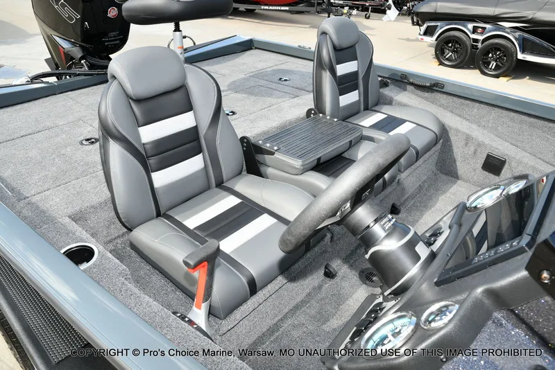 Slide: The Image of Ranger RT188P Garmin Livescope Cup Equipped 2026 - 36