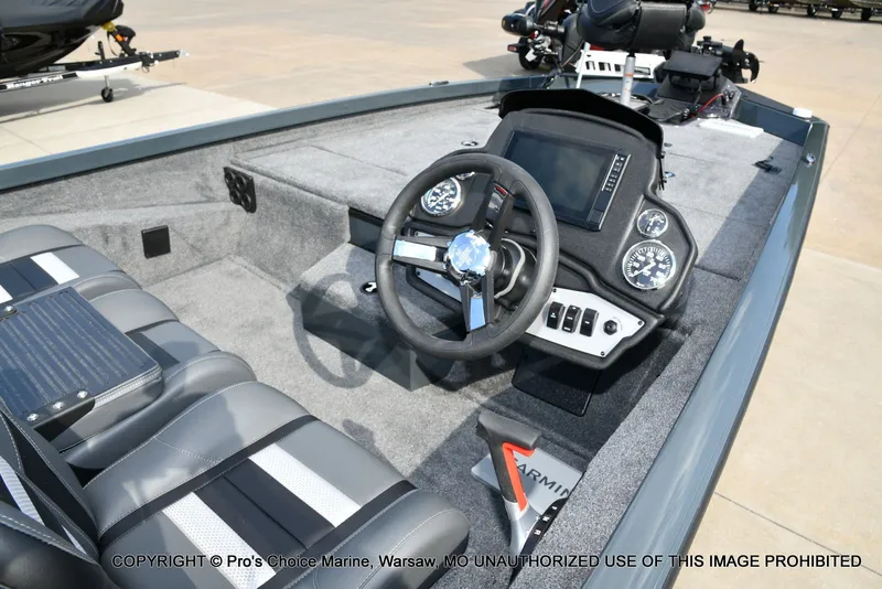 Slide: The Image of Ranger RT188P Garmin Livescope Cup Equipped 2026 - 38