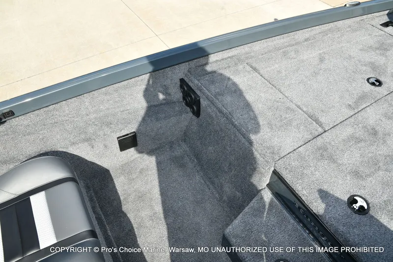 Slide: The Image of Ranger RT188P Garmin Livescope Cup Equipped 2026 - 47