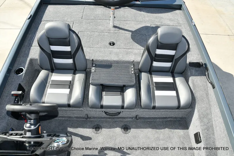 Slide: The Image of Ranger RT188P Garmin Livescope Cup Equipped 2026 - 51