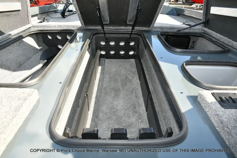 Slide: The Image of Ranger RT188P Garmin Livescope Cup Equipped 2026 - 57