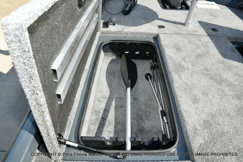 Slide: The Image of Ranger RT188P Garmin Livescope Cup Equipped 2026 - 60