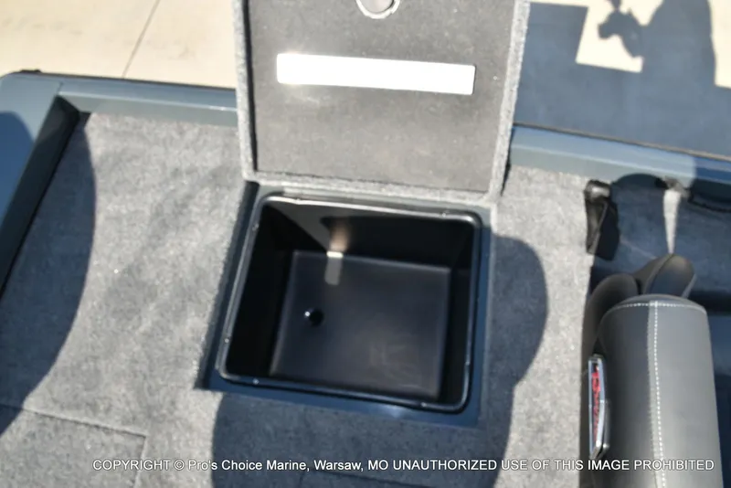 Slide: The Image of Ranger RT188P Garmin Livescope Cup Equipped 2026 - 69