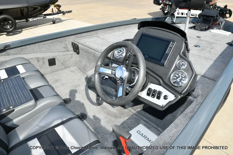 Slide: The Image of Ranger RT188P Garmin Livescope Cup Equipped 2026 - 9