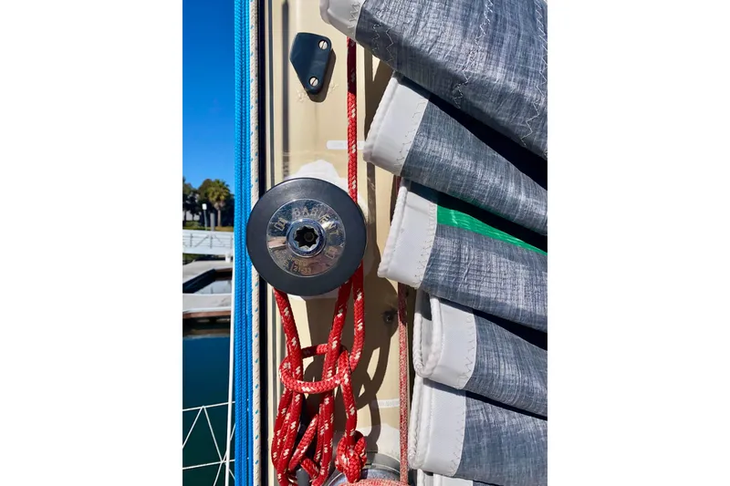 Slide: The Image of Port Spinnaker Halyard - 27
