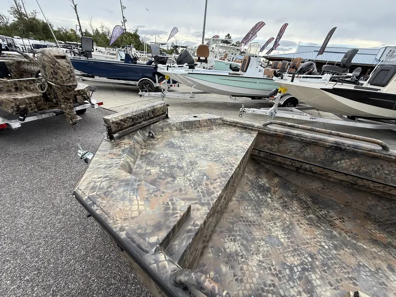 Slide: The Image of Excel Shallow Water F4 Pro Hull 1754 2026 - 5