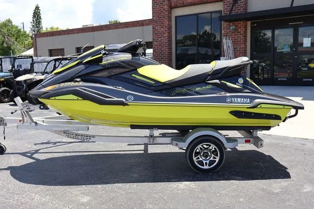 Slide: The Image of Yamaha FX SVHO-CARBON/LIME YELLOW 2021 - 3