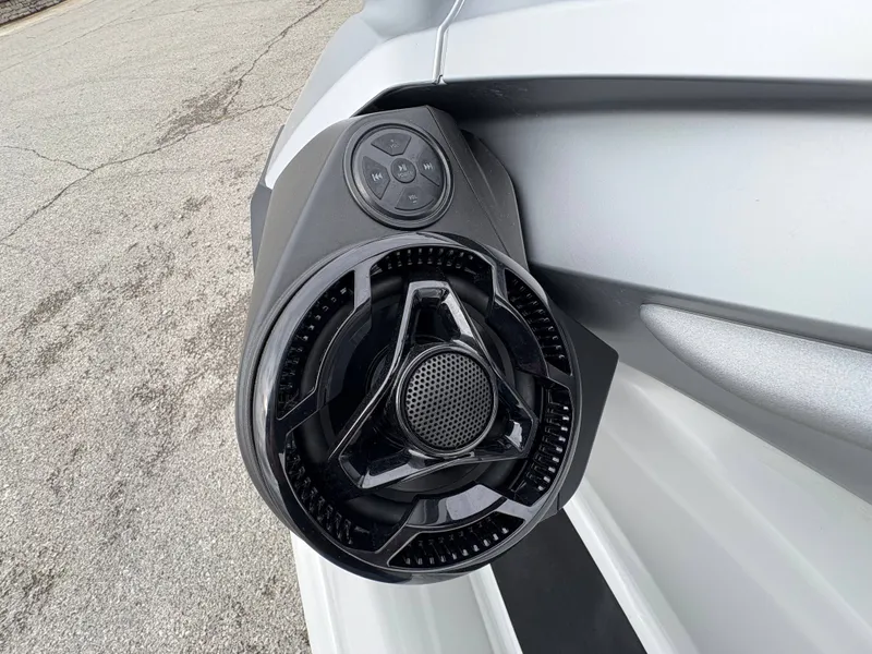 Slide: The Image of Sea-Doo GTX Limited 300 2024 - 15