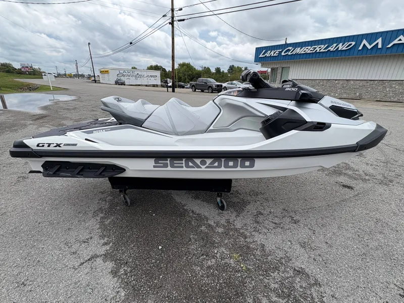 Slide: The Image of Sea-Doo GTX Limited 300 2024 - 3