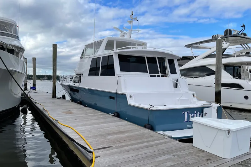 Slide: The Image of Engine room of a 1999 Viking Cockpit Sports Yacht with MAN engine. - 44