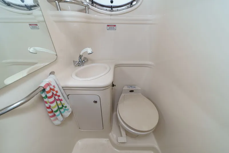 Slide: The Image of Sea Ray Sundancer 260 2002 - 33