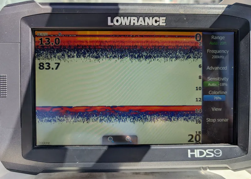 Slide: The Image of Lowrance HDS 9 Sounder - 35