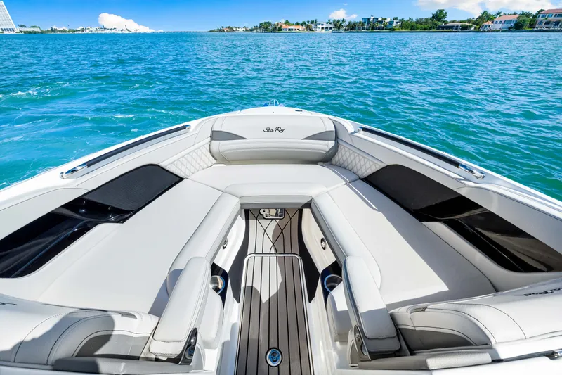 Slide: The Image of Sea Ray SLX 280 Outboard 2026 - 33