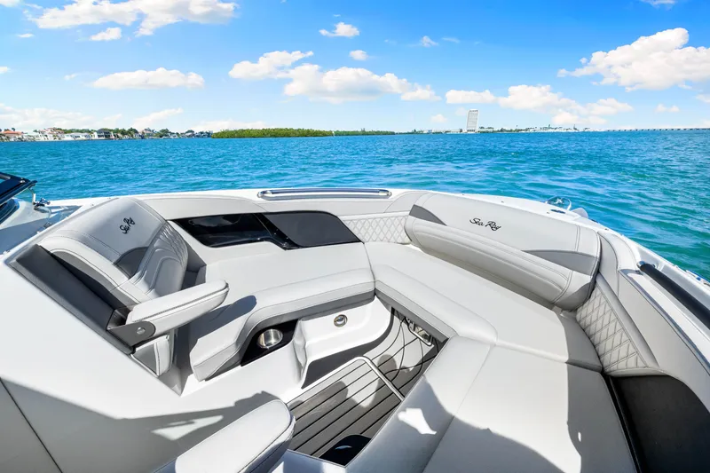 Slide: The Image of Sea Ray SLX 280 Outboard 2026 - 34