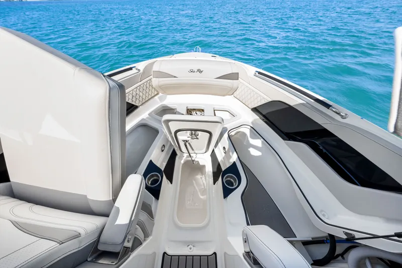 Slide: The Image of Sea Ray SLX 280 Outboard 2026 - 35