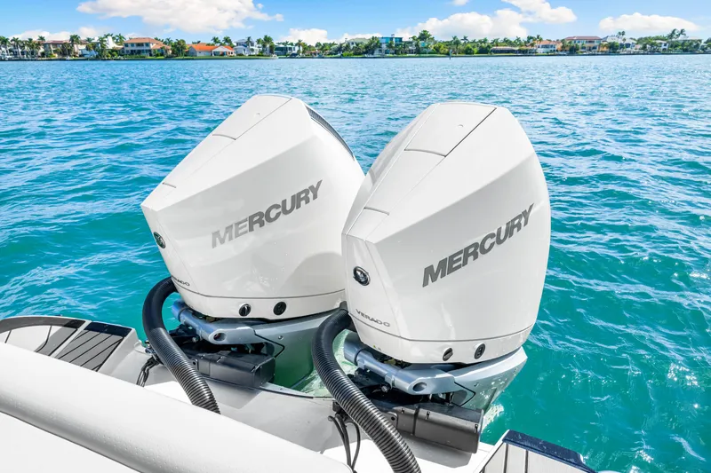 Slide: The Image of Sea Ray SLX 280 Outboard 2026 - 37