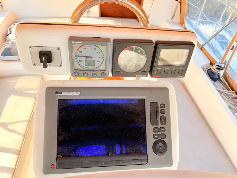 Slide: The Image of CAL 44 1985 - 10