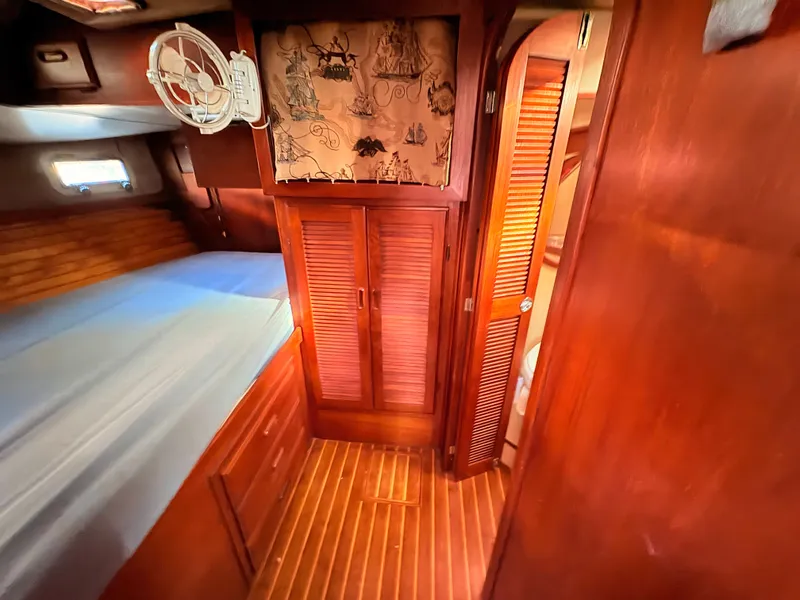 Slide: The Image of CAL 44 1985 - 31