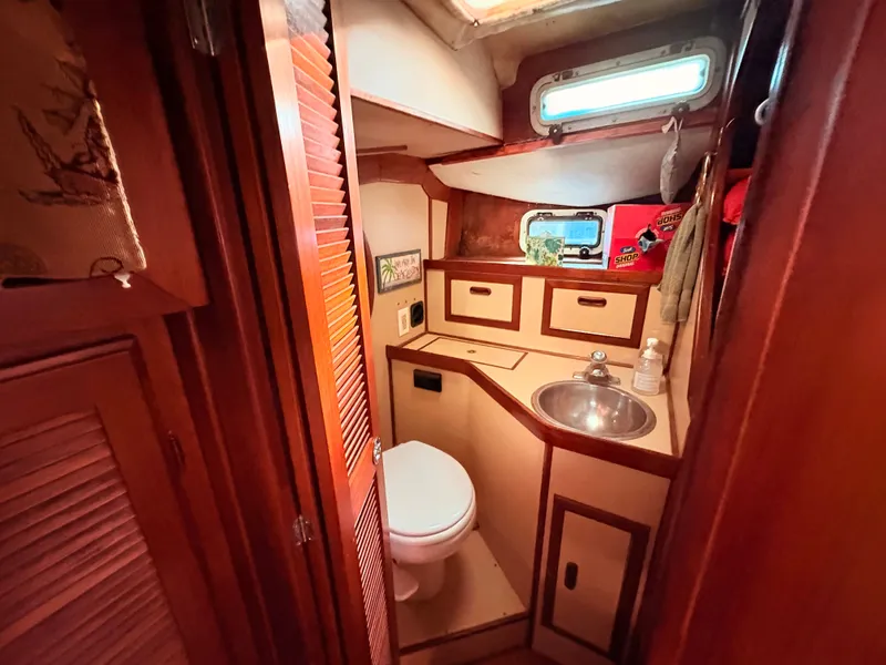 Slide: The Image of CAL 44 1985 - 33