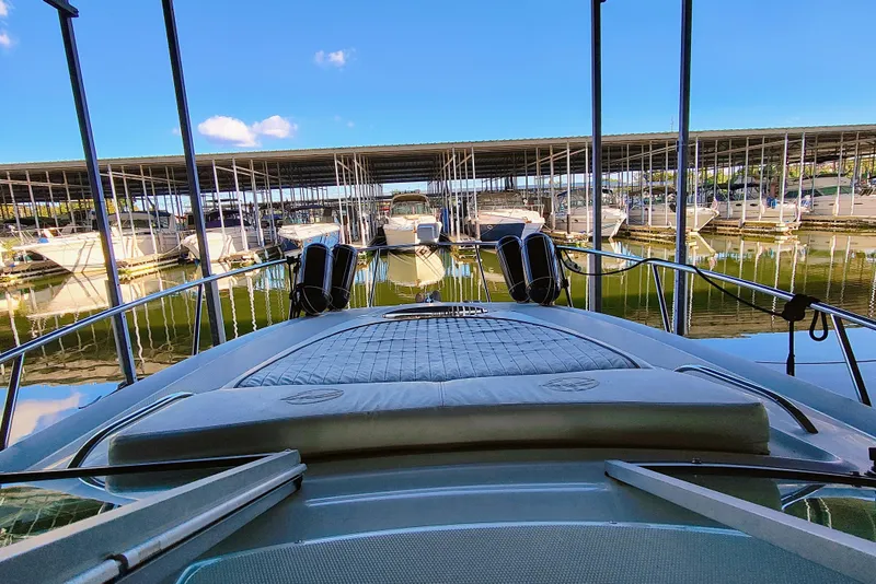 Slide: The Image of Large Sun-pad on Bow - 6