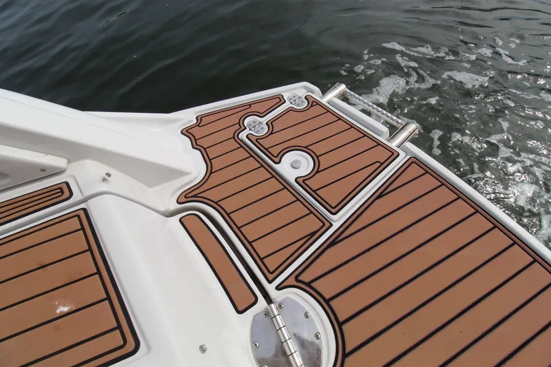 Slide: The Image of Crownline Boats 294 CR 2017 - 11