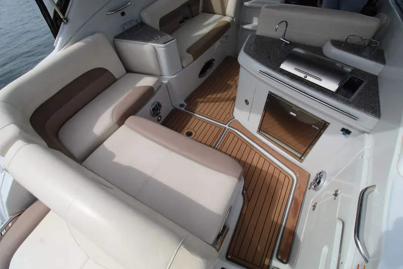 Slide: The Image of Crownline Boats 294 CR 2017 - 13