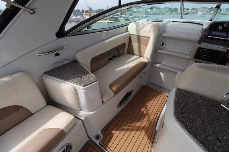 Slide: The Image of Crownline Boats 294 CR 2017 - 15