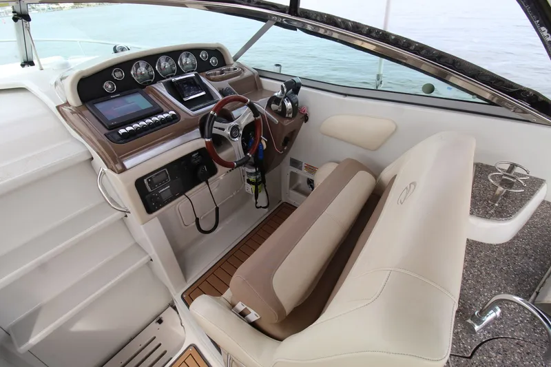 Slide: The Image of Crownline Boats 294 CR 2017 - 18