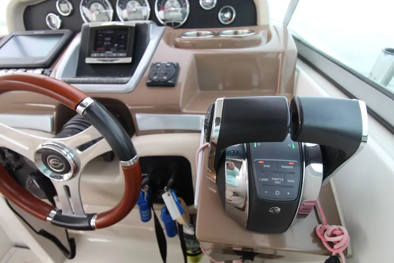 Slide: The Image of Crownline Boats 294 CR 2017 - 20