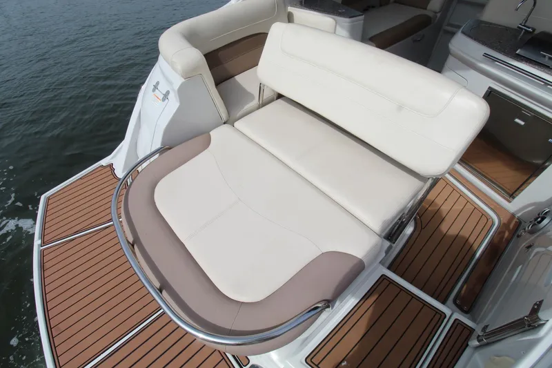 Slide: The Image of Crownline Boats 294 CR 2017 - 8