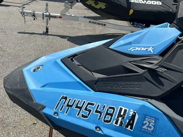 Slide: The Image of Sea-Doo Spark 2up 2016 - 18