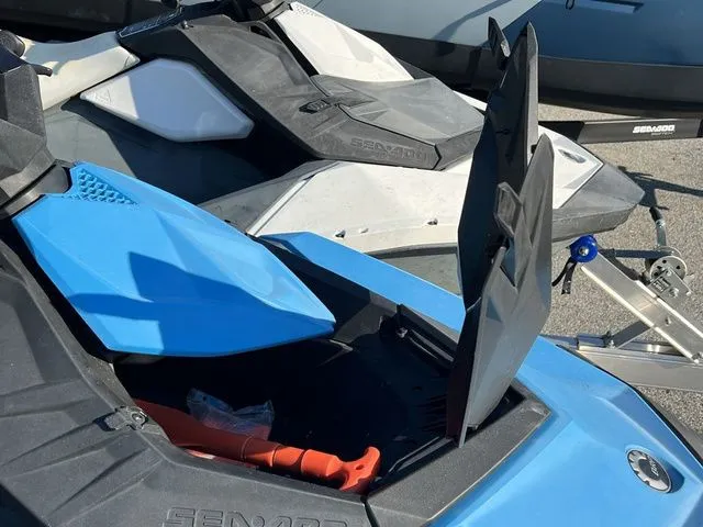 Slide: The Image of Sea-Doo Spark 2up 2016 - 21