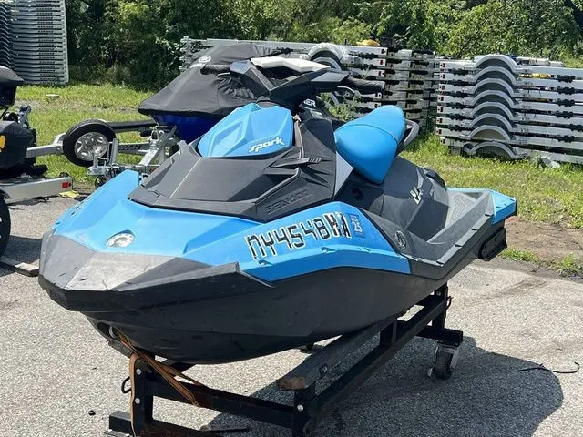 Slide: The Image of Sea-Doo Spark 2up 2016 - 5