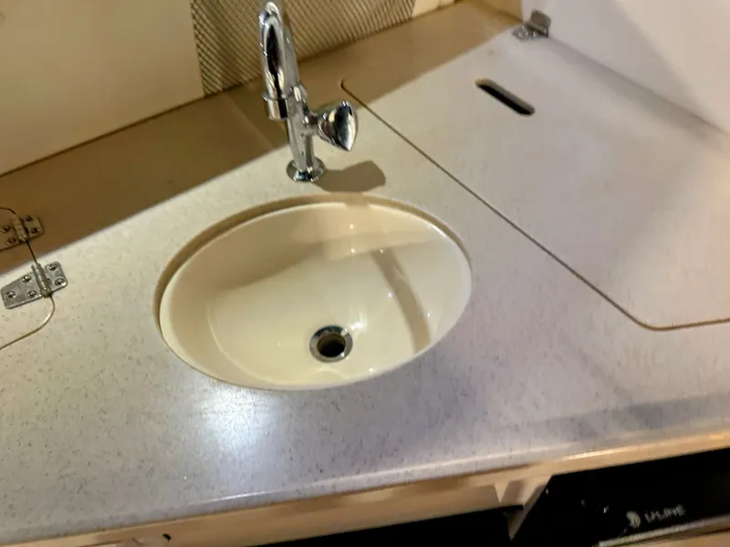 Slide: The Image of Rinker Fiesta Vee 342 2002 - 16