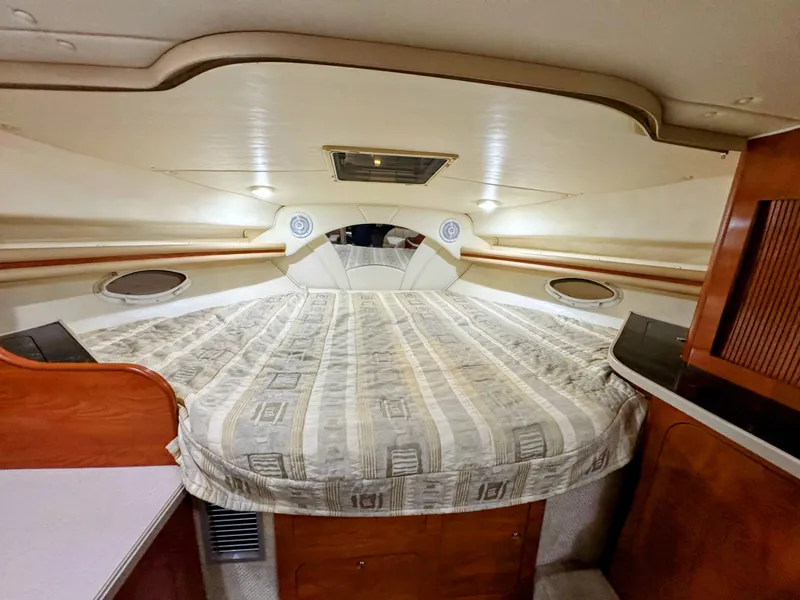 Slide: The Image of Rinker Fiesta Vee 342 2002 - 25