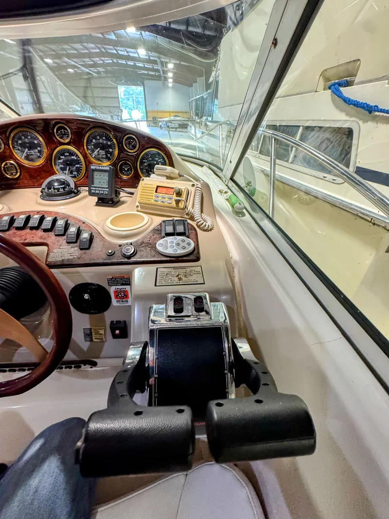 Slide: The Image of Rinker Fiesta Vee 342 2002 - 8