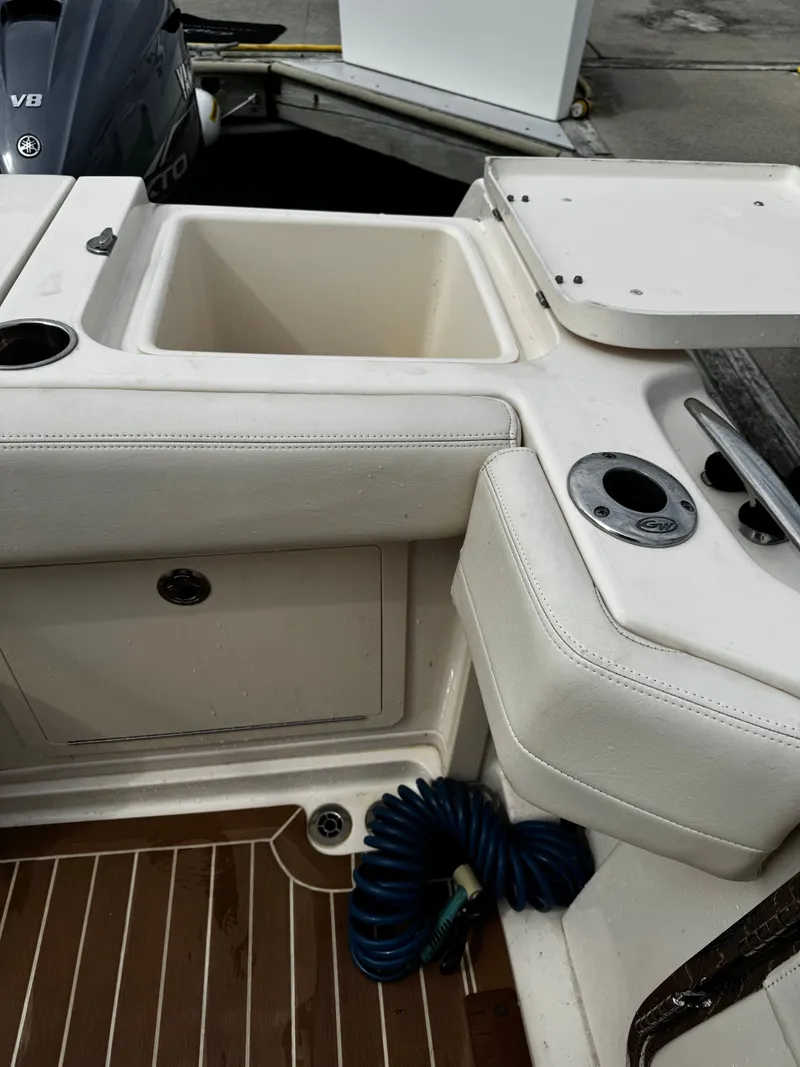 Slide: The Image of Grady-White Express 370 2021 - 11