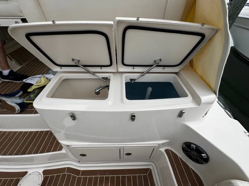 Slide: The Image of Grady-White Express 370 2021 - 20